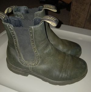 Blundstones